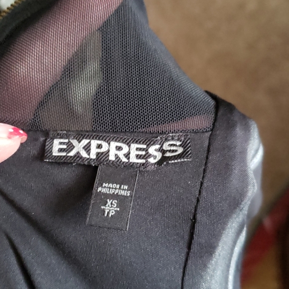 Dress - Picture 5 of 5